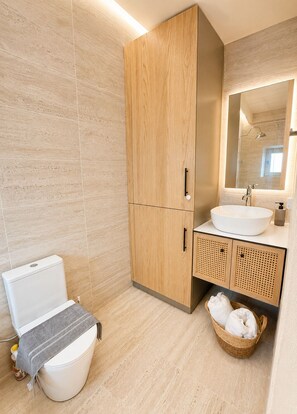 Bathroom - Authentic stone house with stunning sea views. (chalikeri)