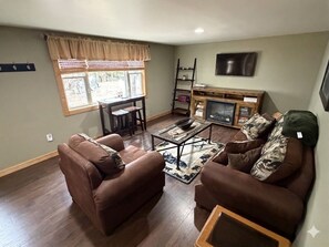 Living area - Brantingham Lake cabin with waterfront access (Greig)