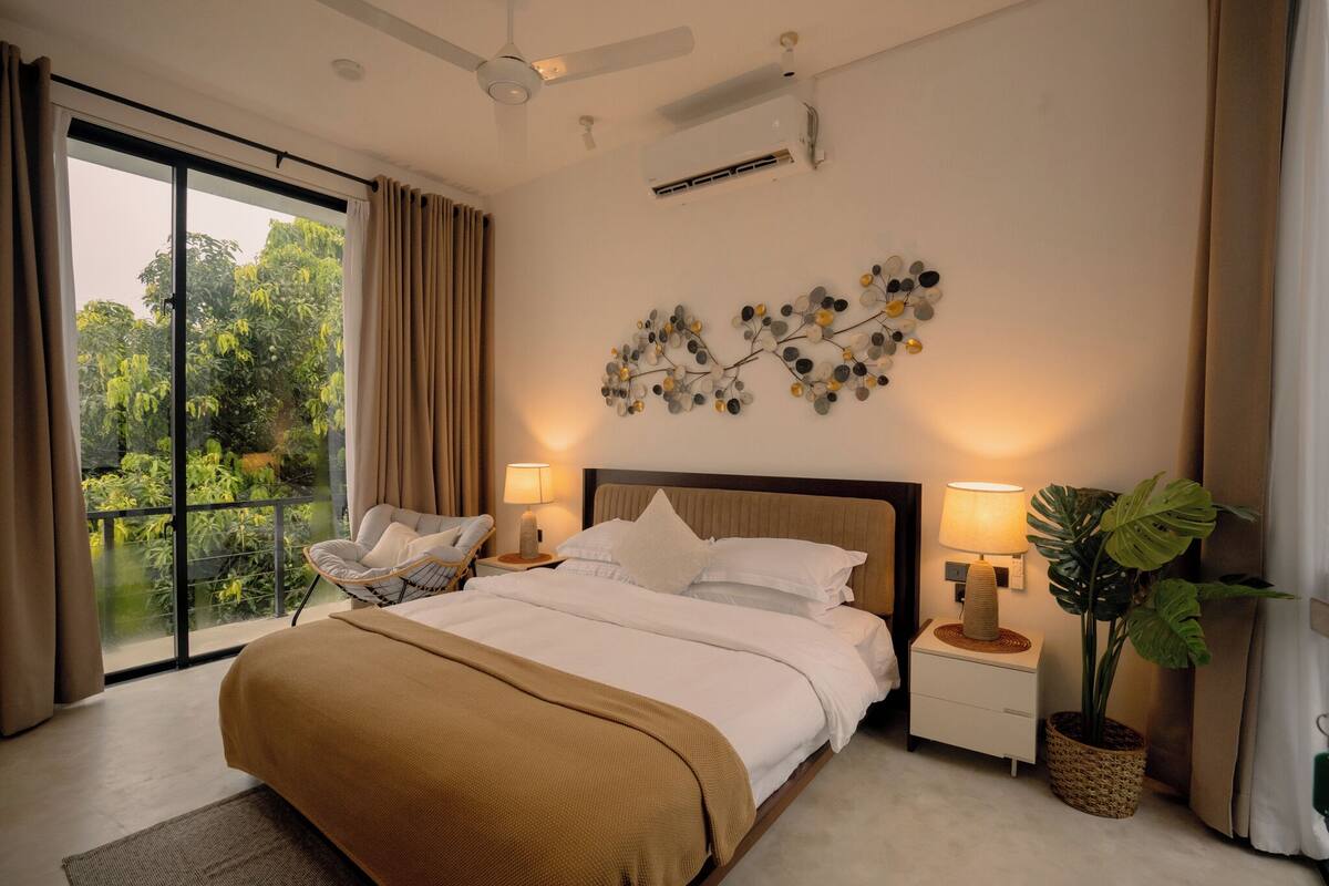 Luxury-Doppelzimmer, Gartenblick | Verdunkelungsvorhänge, schallisolierte Zimmer, Bügeleisen/Bügelbrett