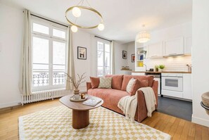 TV - FurtiveStay - Champs Elysées - St Honoré - 3BDR 8P (Paris)