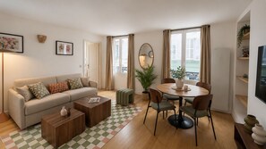 Unclassified image, 4 of 12, button - FurtiveStay - Opéra - Hanovre - 1BDR 4P (Paris)