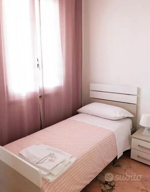 Room - Vrbo Property (Napoli)