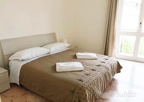 Room - Vrbo Property (Napoli)