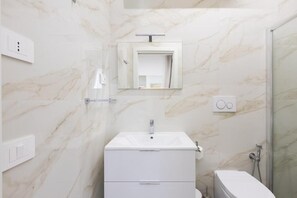 Triple Room | Bathroom - Suemy Rome Bed&Breakfast (Roma)