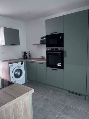 Private kitchen - Vrbo Property (Biarritz)