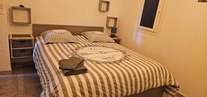 Room - Vrbo Property (Mallemoisson)
