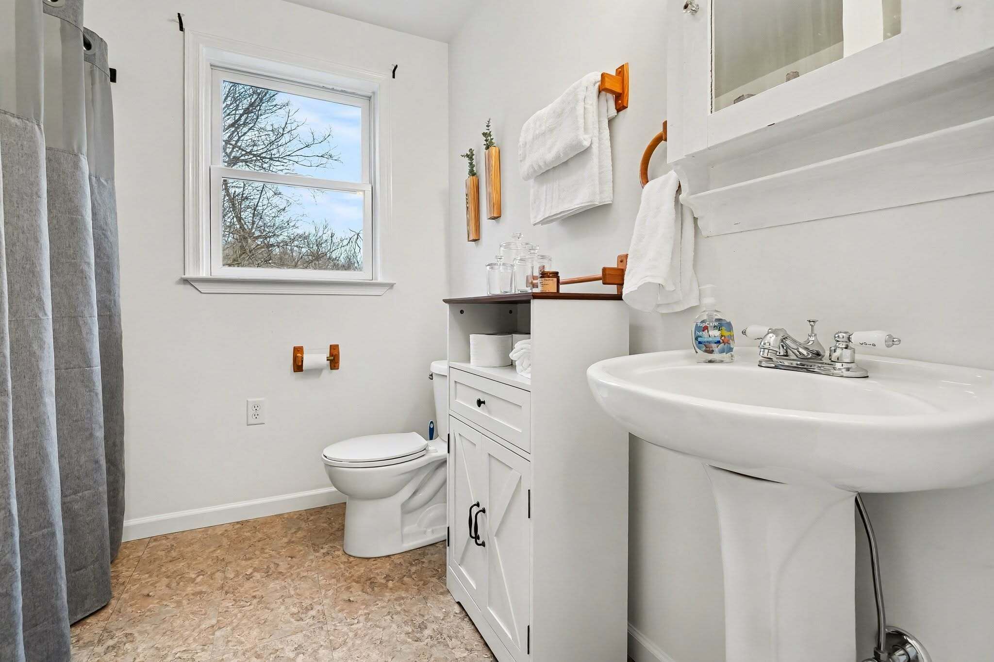 Shower, towels, soap, shampoo