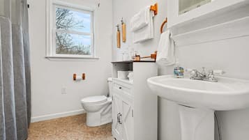 Shower, towels, soap, shampoo