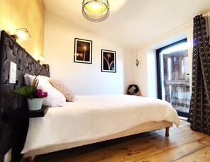 Room - Vrbo Property (Tonnac)