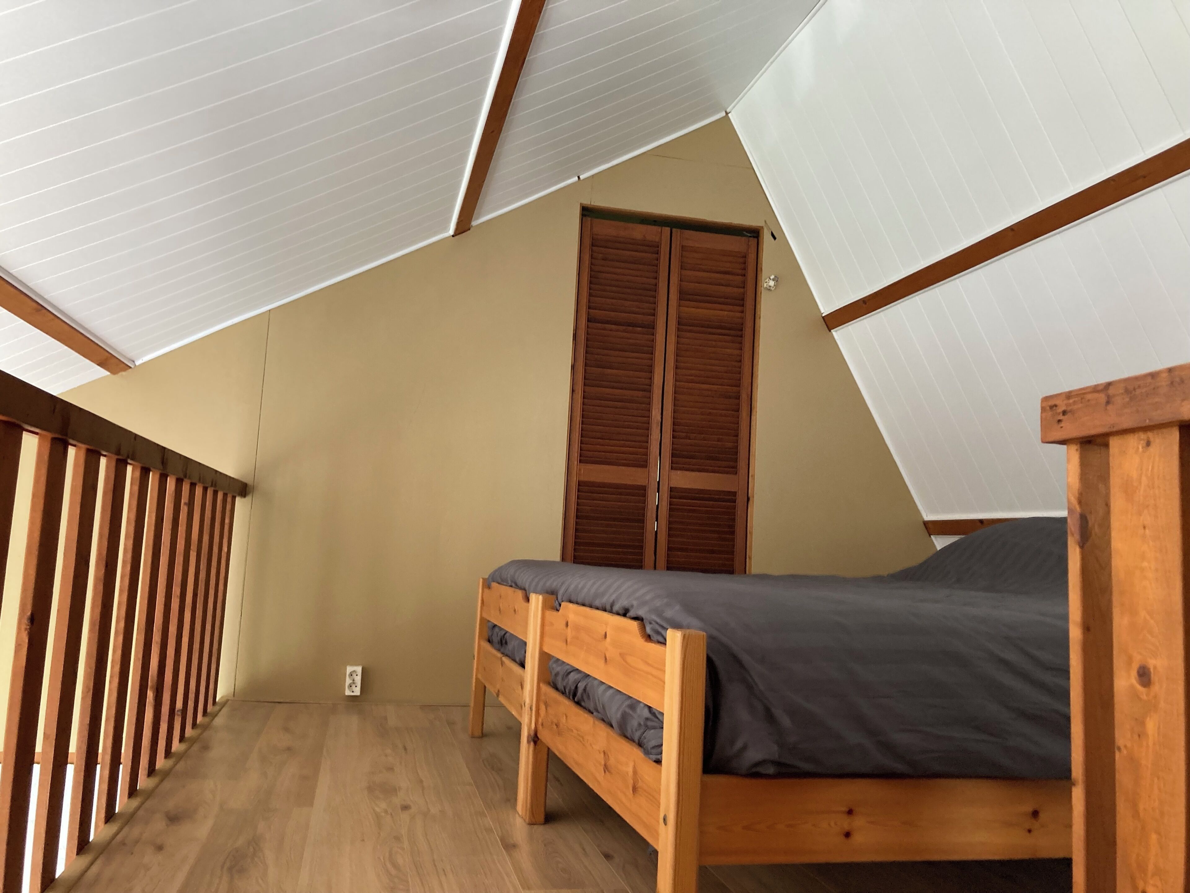 3 slaapkamers, een strijkplank/strijkijzer, wifi, beddengoed