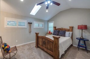 4 habitaciones, escritorio, wifi gratis y ropa de cama 