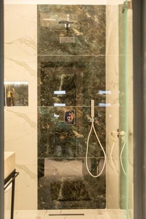 Deluxe Apartment | Bathroom - Klegis Room (Durrës)