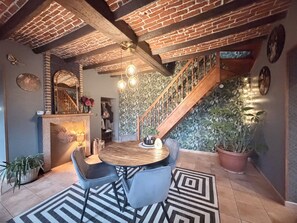 Comfort House, Patio, Garden View | Dining room - La clos de la ch'tite d'alsace (Crespin)