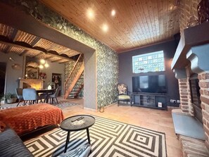 Comfort House, Patio, Garden View | Living area - La clos de la ch'tite d'alsace (Crespin)
