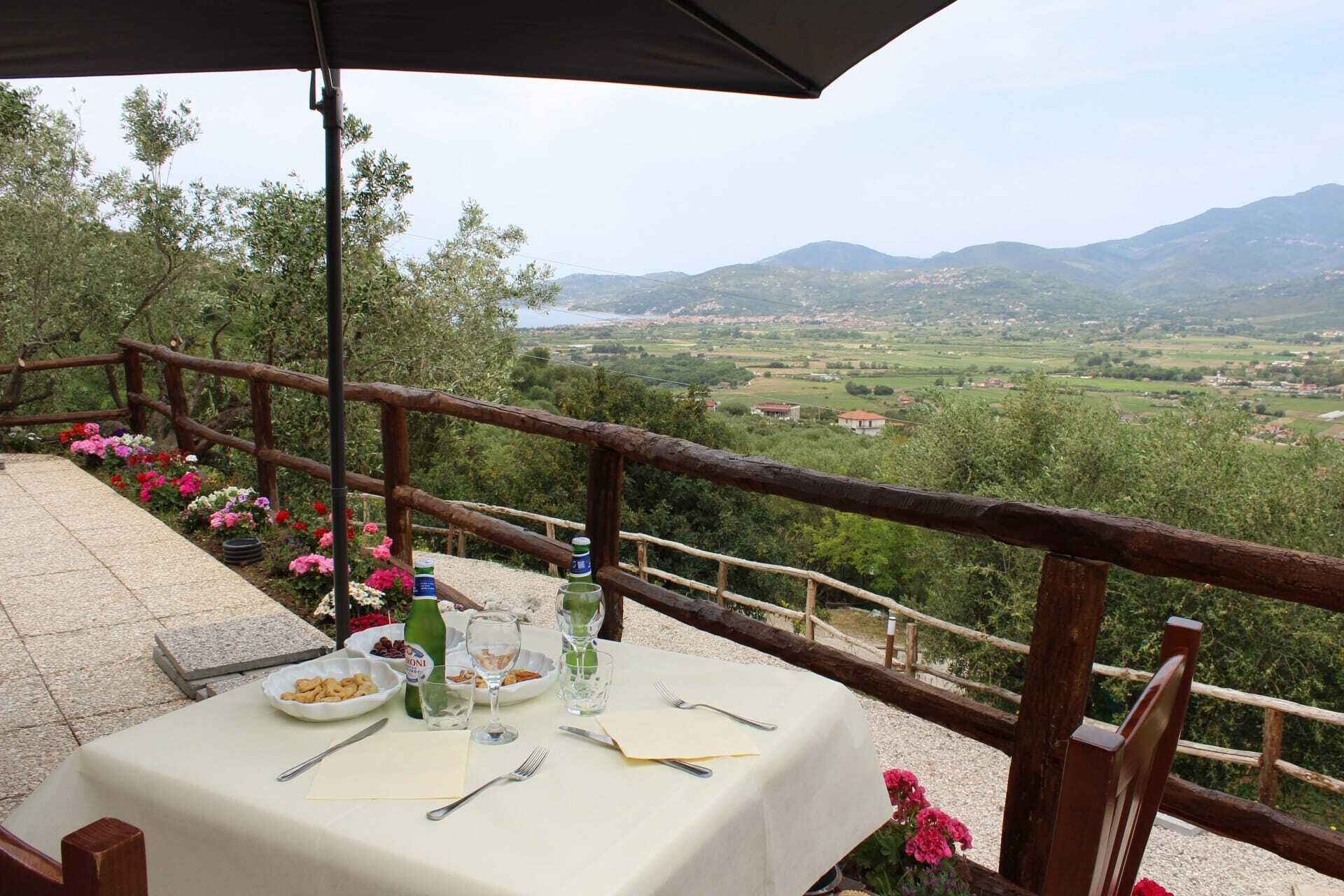 Classic Triple Room, Mountain View | Outdoor dining