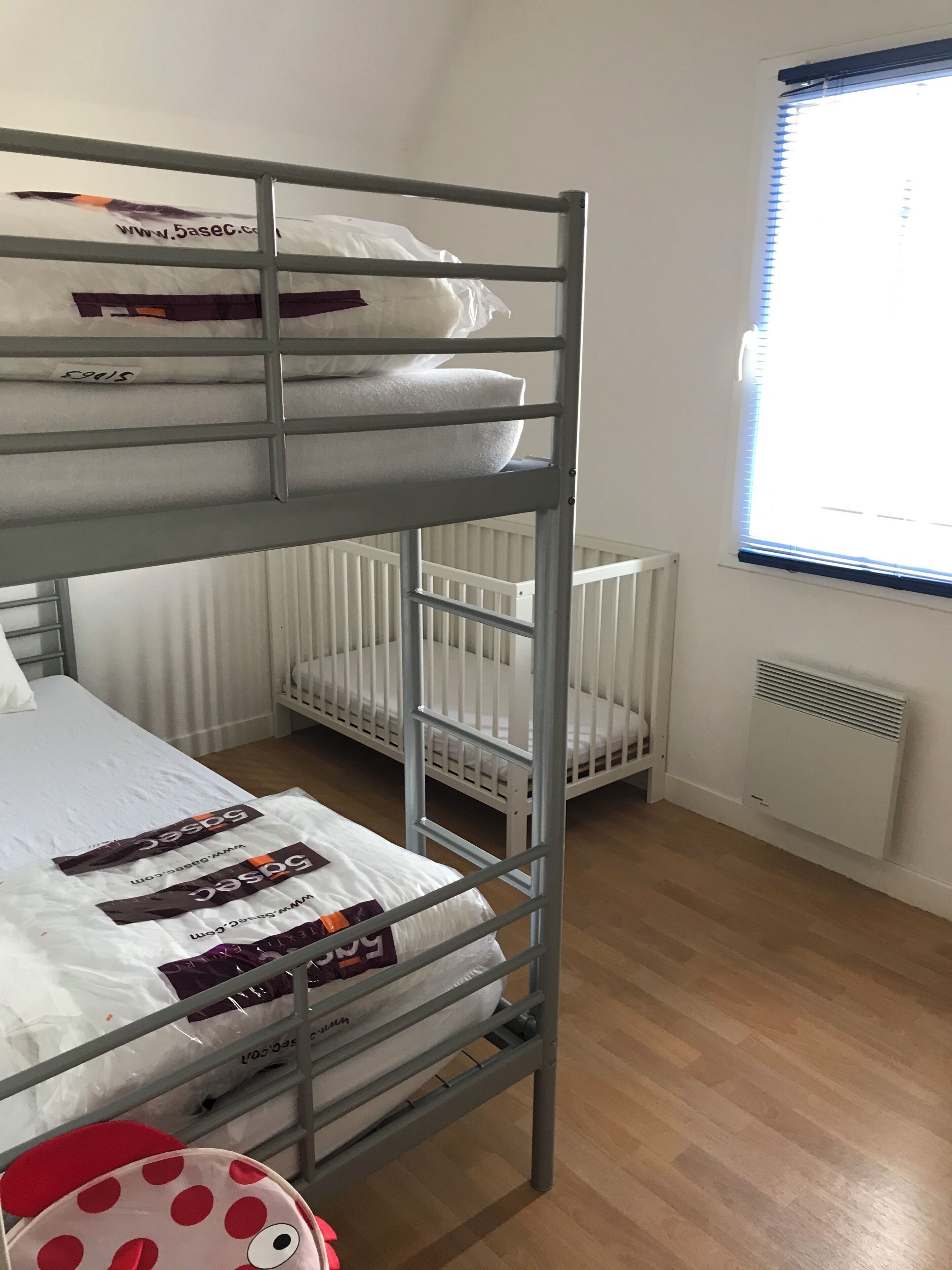 3 bedrooms, iron/ironing board