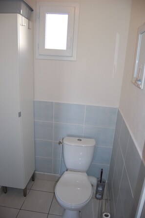 Bathroom - Vrbo Property (Fort-Mahon-Plage)