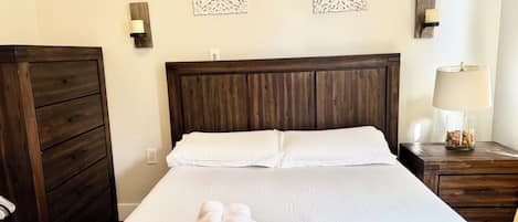 3 chambres, fer et planche à repasser, Wi-Fi, draps fournis