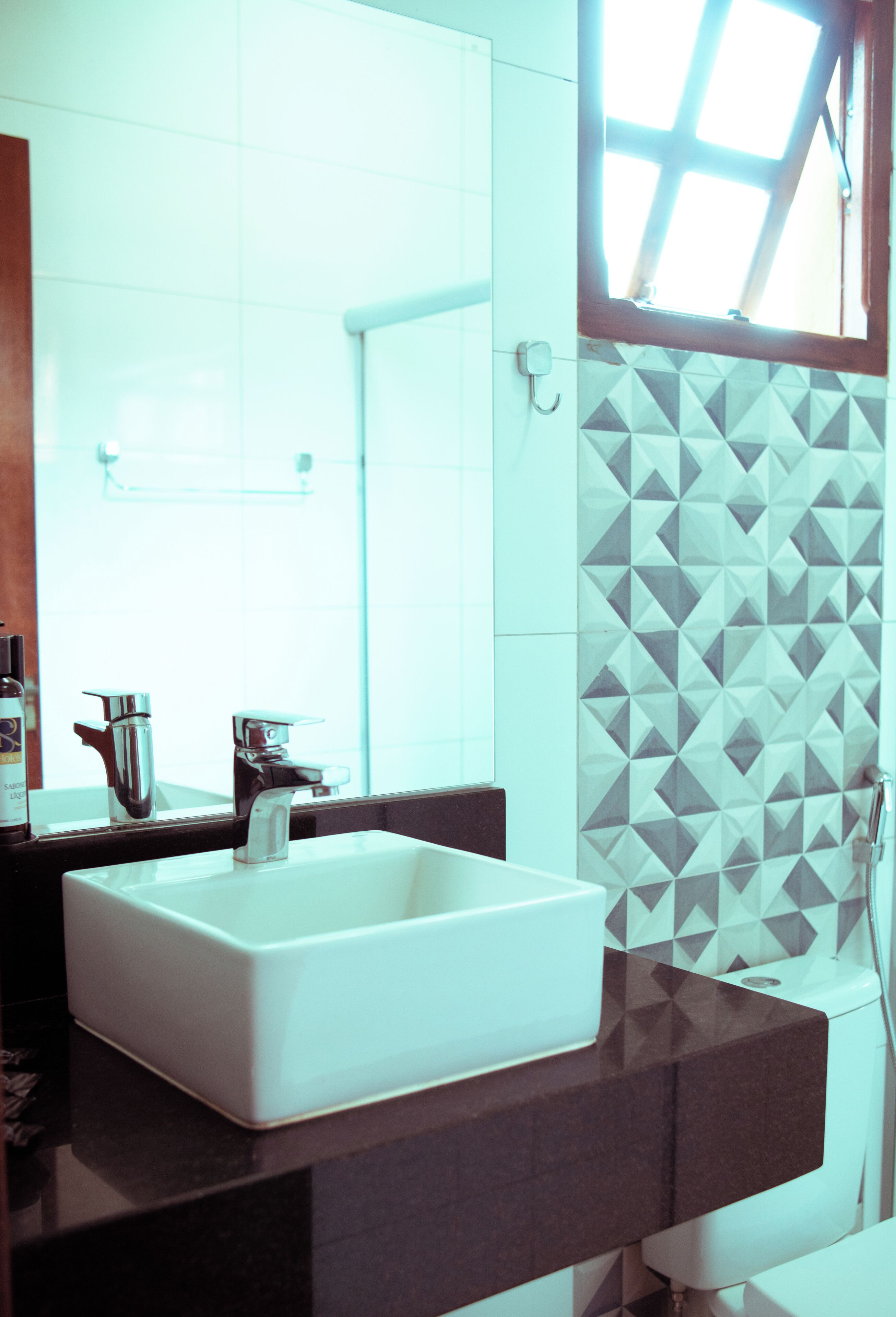 Suite Confort, vista al jardín | Baño