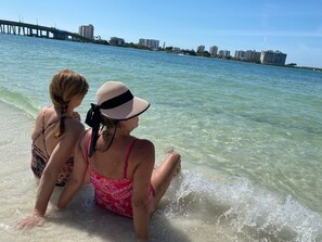 Beach - Pleasant 1-bedroom condo with AC in Fort Myers Beach (Fort Myers Beach)