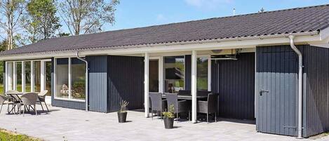 House | Outdoor dining