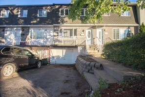 Exterior - Vrbo Property (Laval)