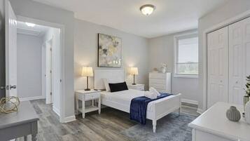 4 bedrooms, iron/ironing board, WiFi, bed sheets
