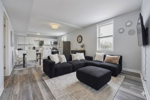 Oak Park 4BD 2BA / PentHouse