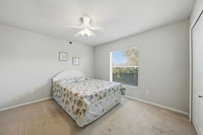 Bed sheets - 3-bedroom house w/ Saltwater Pool in Boating community (Port Charlotte)