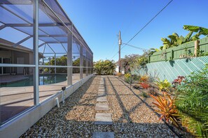 Pool - 3-bedroom house w/ Saltwater Pool in Boating community (Port Charlotte)