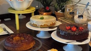 Free daily buffet breakfast  - Pousada Villa di Luri (Penha)