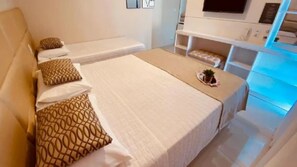 Basic Suite | Blackout curtains, free WiFi