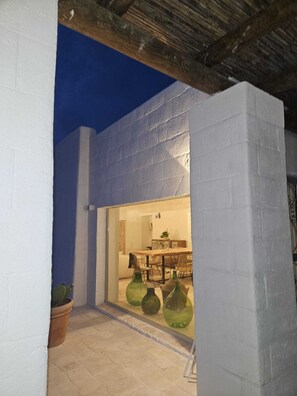 Outdoor dining - Vrbo Property (Puglia)