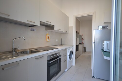 Spacious, renovated single-story villa with a large garden