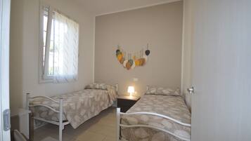 3 bedrooms, iron/ironing board, internet