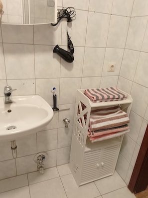 Standard Apartment, Hill View | Bathroom - zum Ritter Ferienapartement (Lengenfeld)