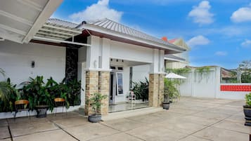 House | Exterior