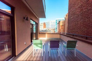 Terrace/patio - Modern DuPont 1 Bdrm Apt/Anna Maria Residences 302 (Washington)