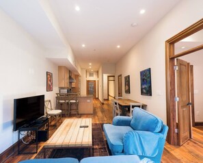 Smart TV - Modern DuPont 1 Bdrm Apt/Anna Maria Residences 302 (Washington)