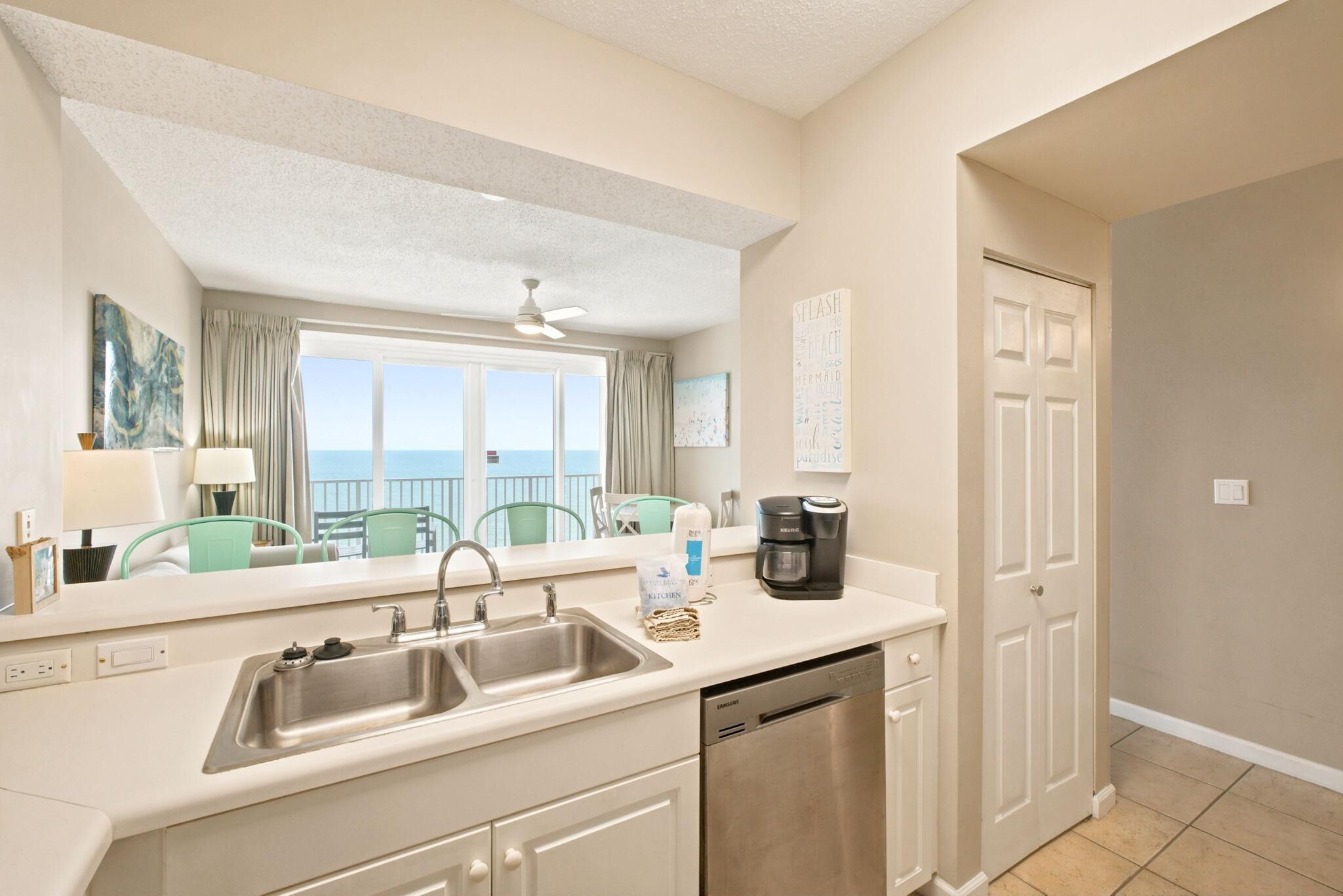 Condo, 1 cama King e sofá-cama (Windemere 1004) | Cozinha privada