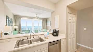 Condo, 1 cama King e sofá-cama (Windemere 1004) | Cozinha privada