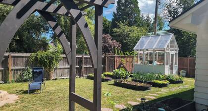 1-bedroom apartment with parking, fitness room, garden and grill