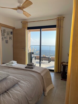 Room - Vrbo Property (Cervione)