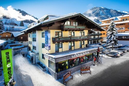 Hotel Heli's