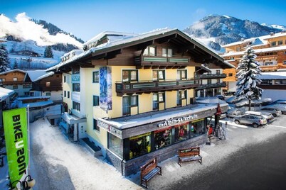 Hotel Heli's