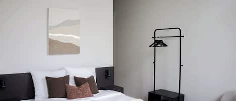 Desk, WiFi, bed sheets