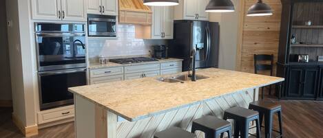 Microwave, oven, stovetop, dishwasher