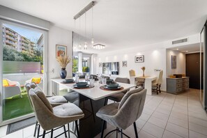 Dining - Apartment with terrace (Nice)