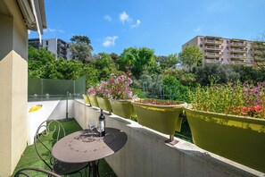 Outdoor dining - Apartment with terrace (Nice)