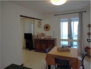 Dining - Apartment with breathtaking views of Mount Canigou (Le Barcarès)